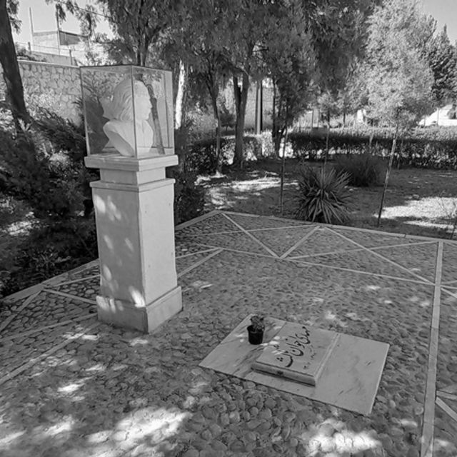 مهدی اخوان ثالث